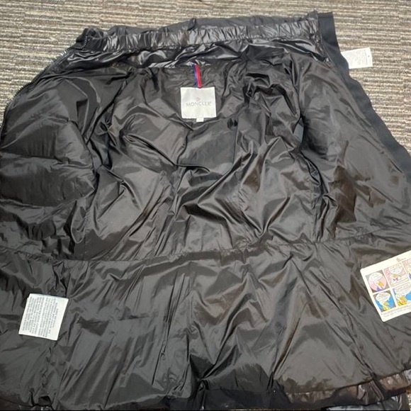 Authentic Moncler short down jacket - Picture 2 of 6